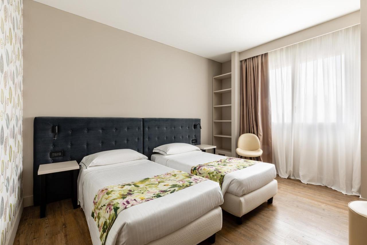 Anusca Palace Hotel Castel San Pietro Terme Esterno foto